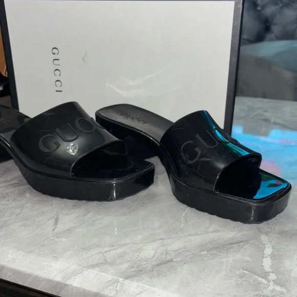Gucci Glossy Black Slide Sandals - Picture 3 of 7